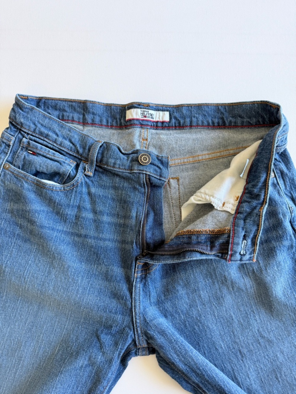 Tommy Hilfiger Straight Leg Jeans 34x32 Medium Wash Classic Denim Men - Picture 11 of 12